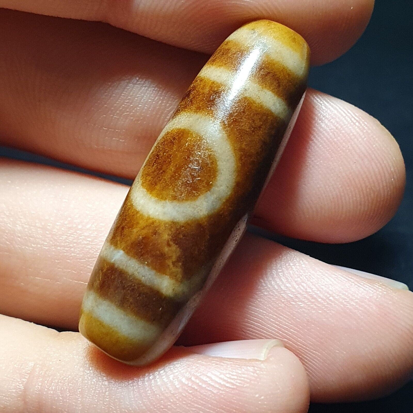 Vintage tibetan circle big eye unique pattern agate stone dzi  amulet