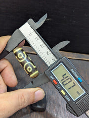 Himalayan tibetan 6 eyes dzi agate bead amulet