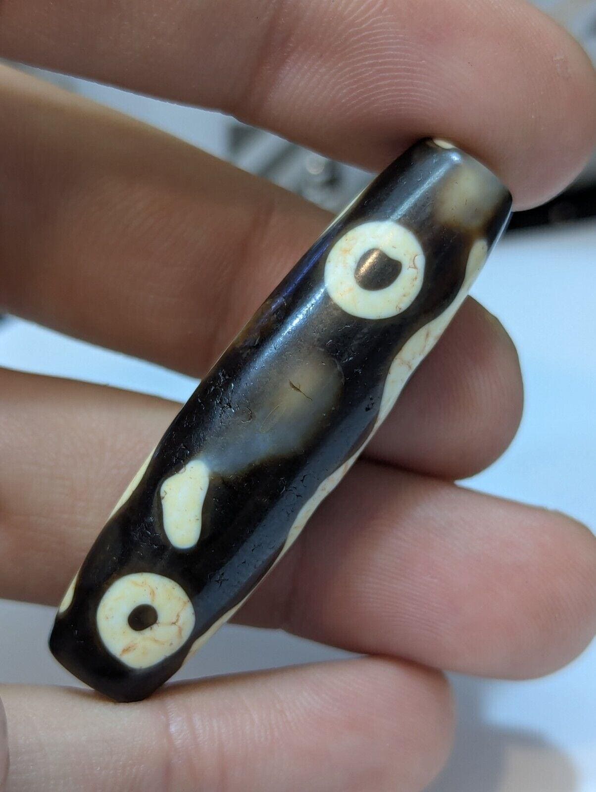Himalayan tibetan 5 eyes agate stone dzi bead amulet