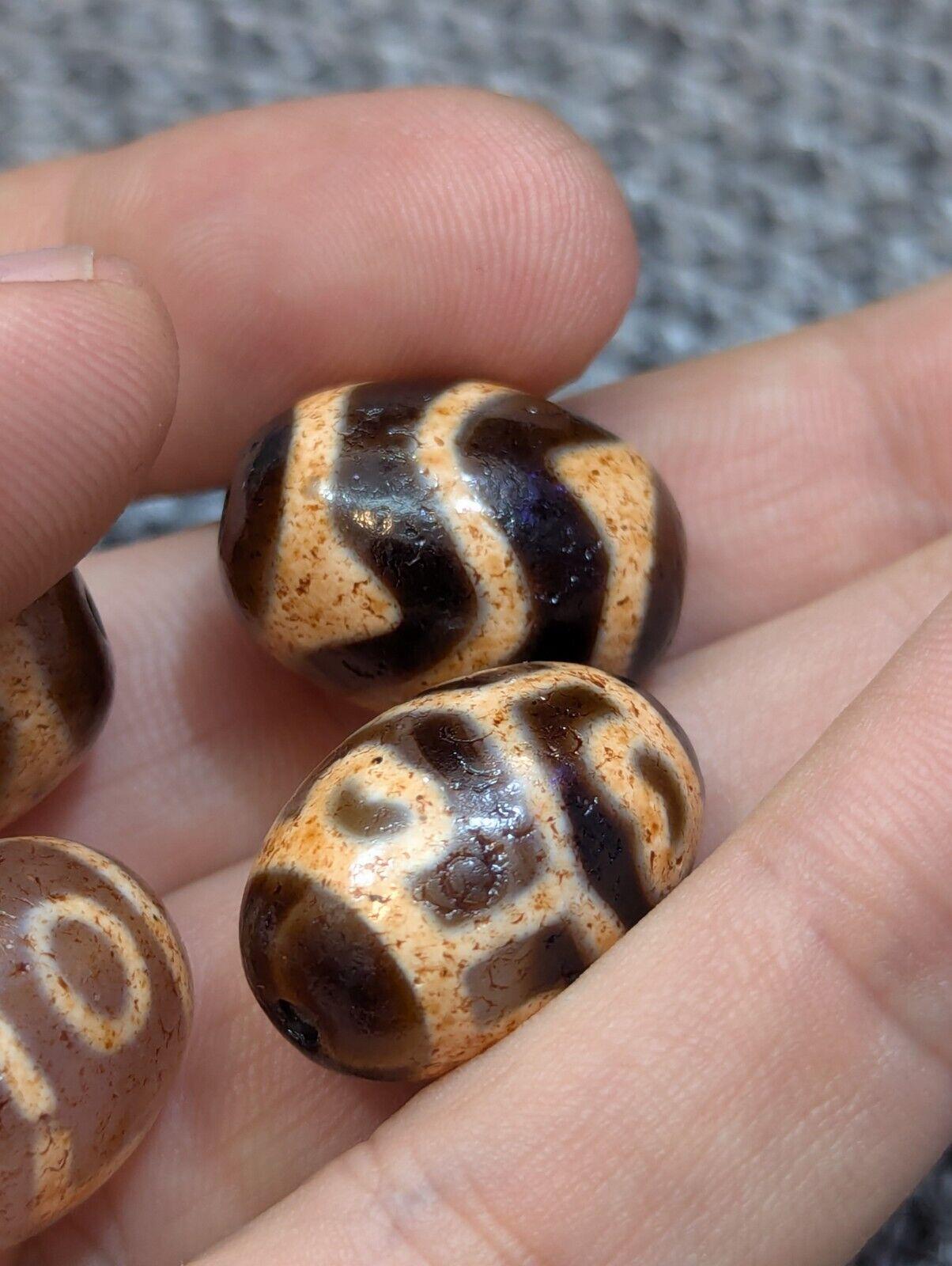 Lot 4 antique old tibetan unique patterns agate stone dzi bead amulets