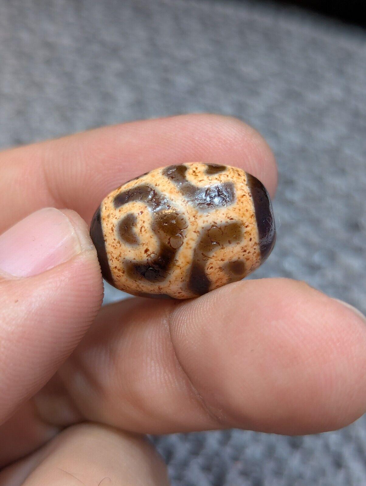 Lot 4 antique old tibetan unique patterns agate stone dzi bead amulets