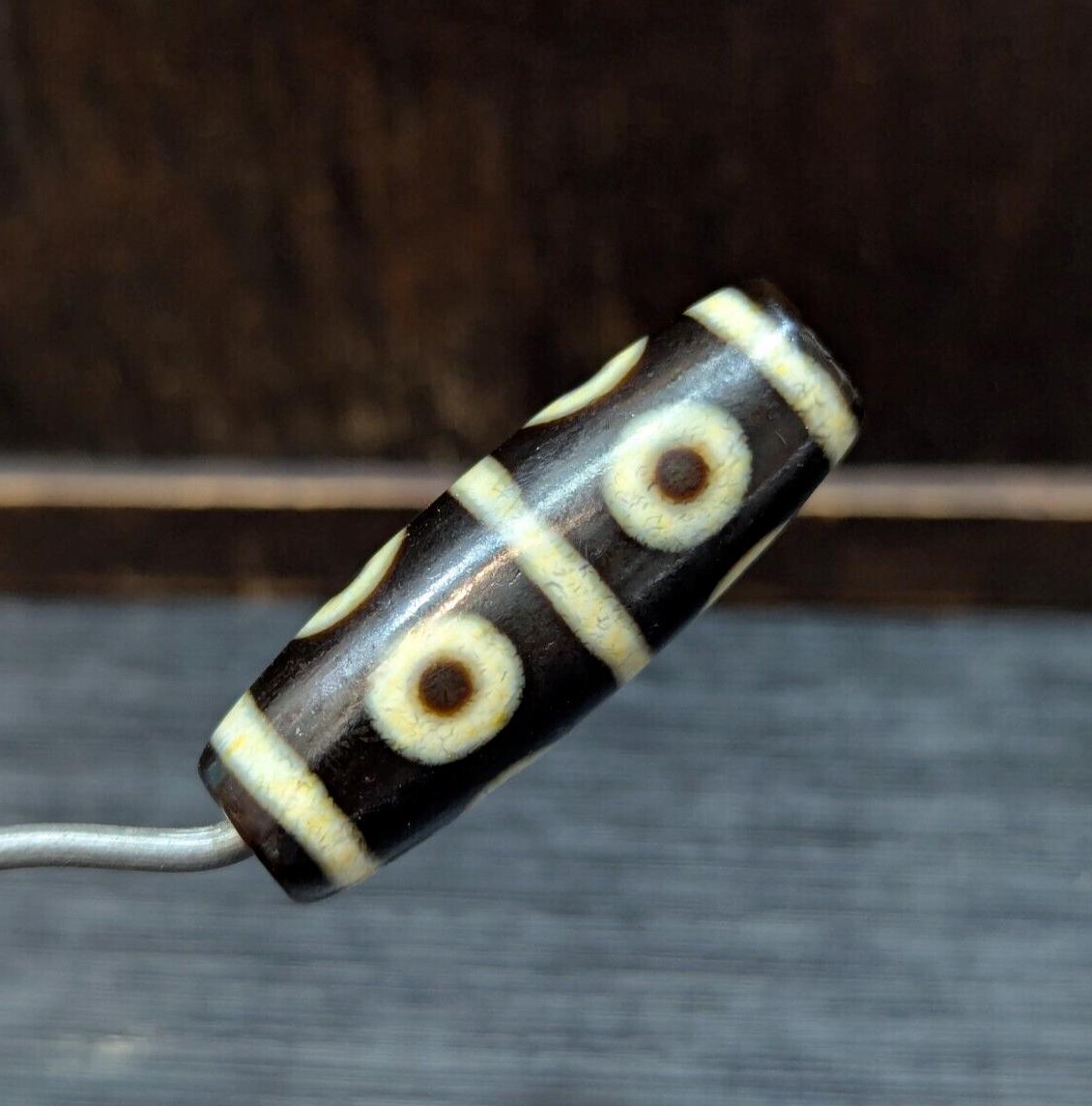 Very unique pattern 8 eye sky eyes agate stone dzi bead amulet