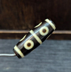 Very unique pattern 8 eye sky eyes agate stone dzi bead amulet