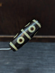 Very unique pattern 8 eye sky eyes agate stone dzi bead amulet