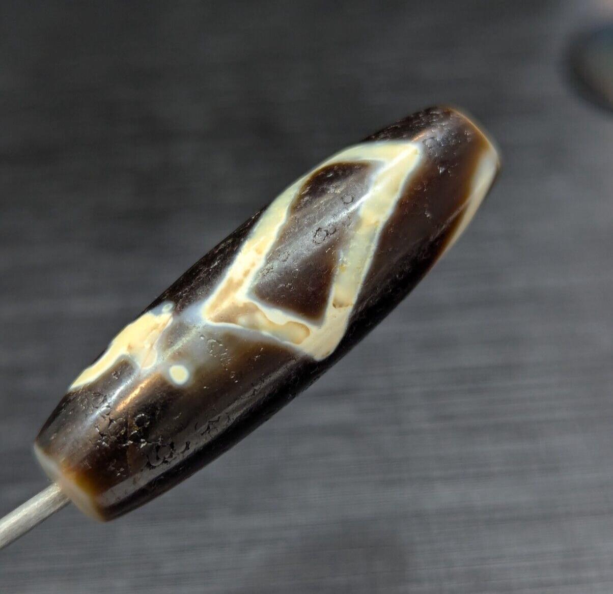 Old tibetan very unique pattern eye agate stone dzi bead amulet