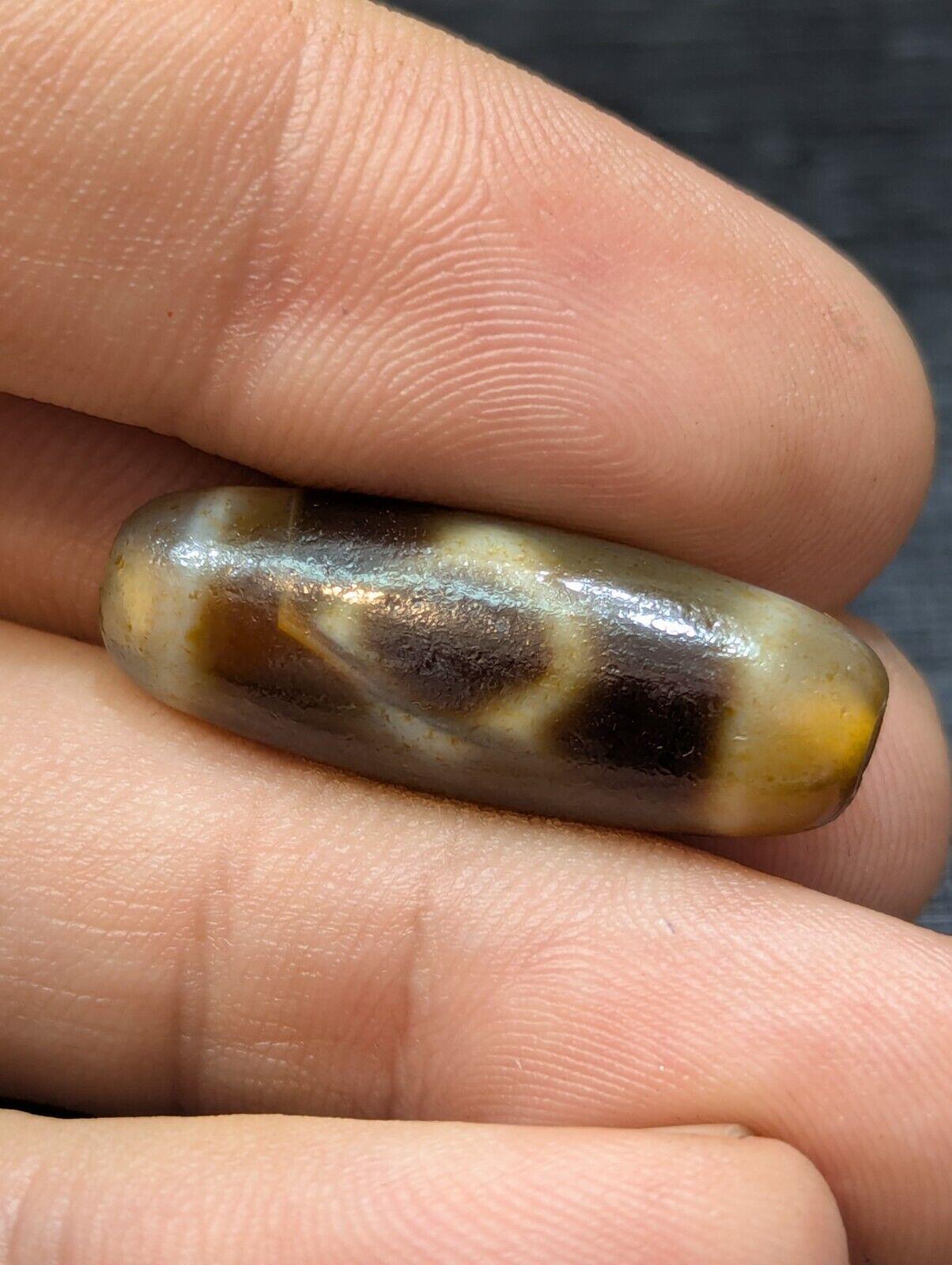 Tibetan Agate Dzi Bead Amulet: Two Diamond Eyes