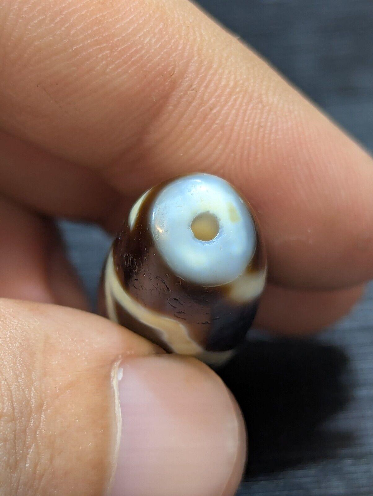 Old tibetan very unique pattern eye agate stone dzi bead amulet