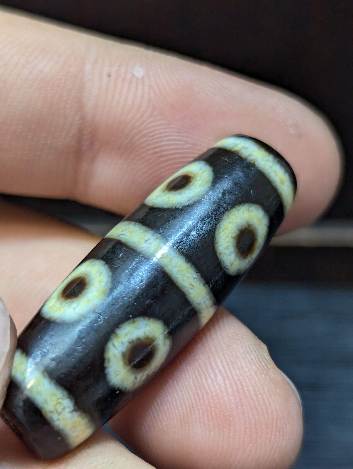 Very unique pattern 8 eye sky eyes agate stone dzi bead amulet