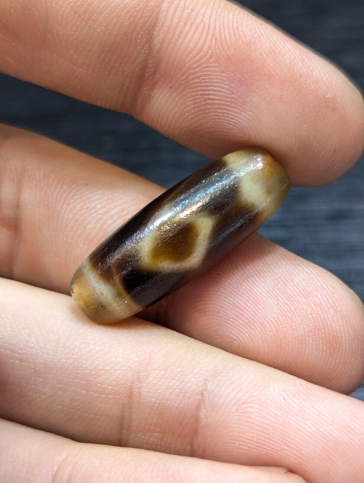 Tibetan Agate Dzi Bead Amulet: Two Diamond Eyes