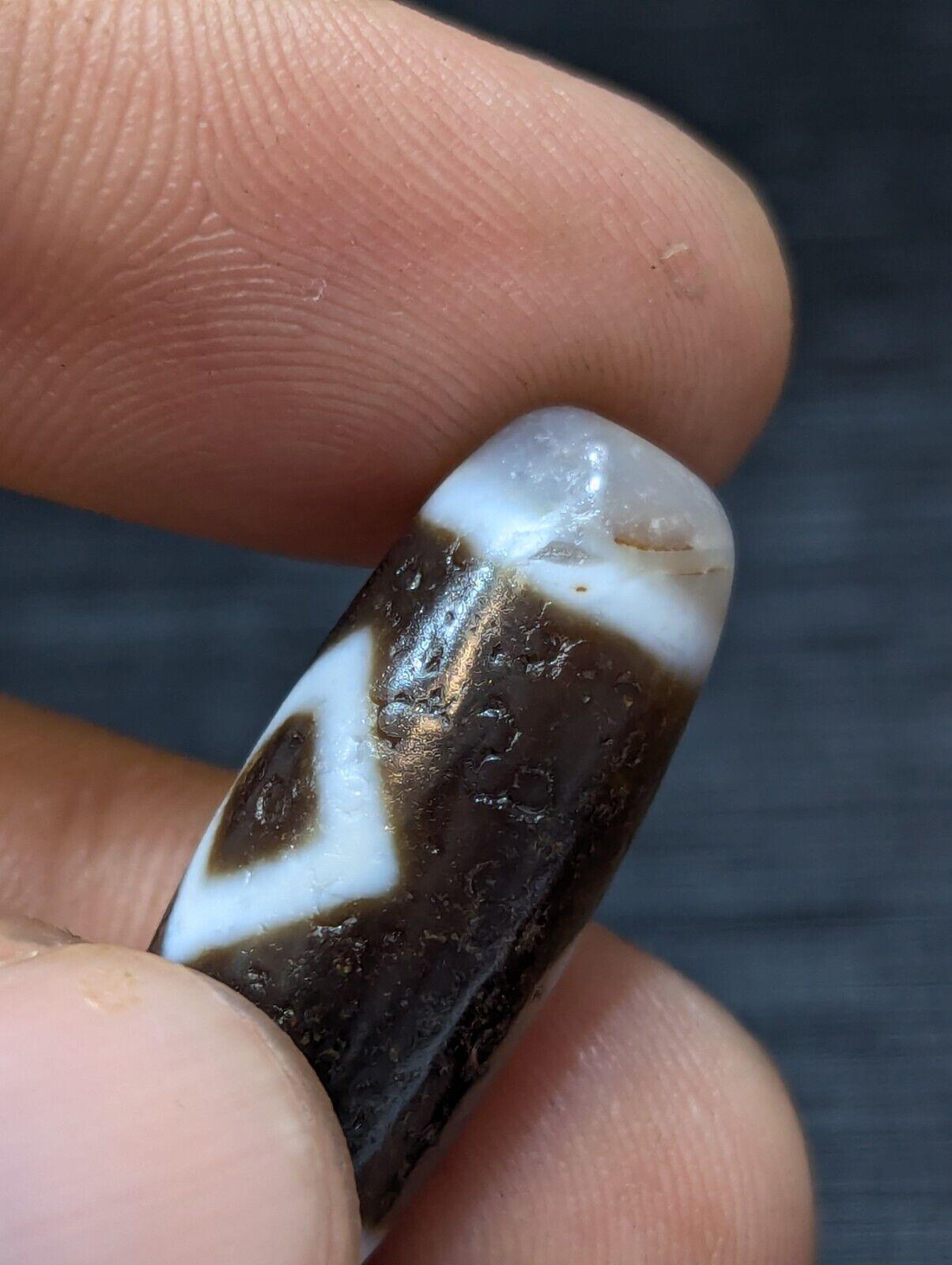 Tibetan Agate Dzi Bead Amulet: Diamond Eyes