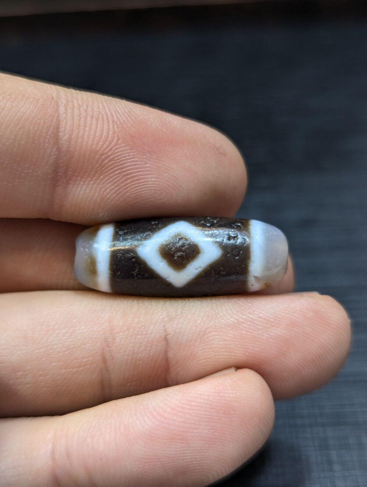Tibetan Agate Dzi Bead Amulet: Diamond Eyes