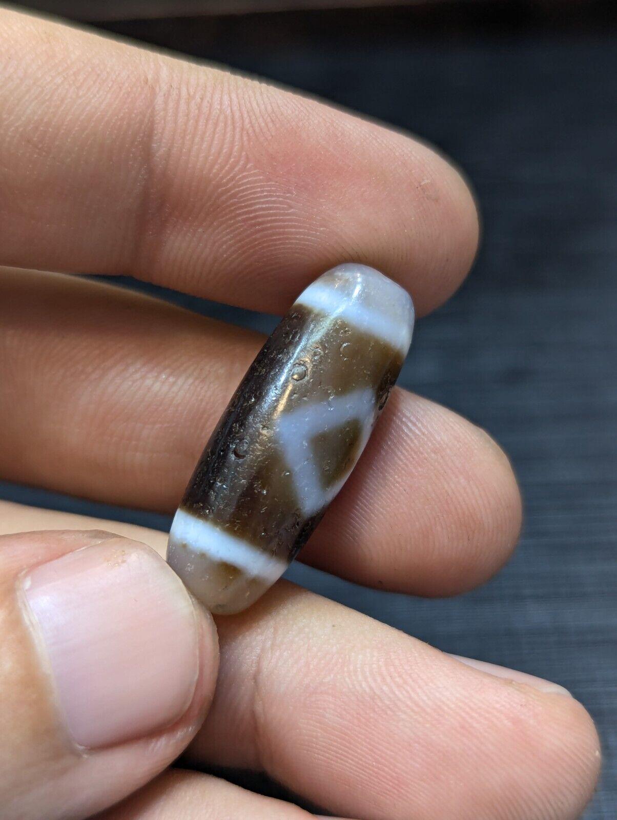 Tibetan Agate Dzi Bead Amulet: Diamond Eyes