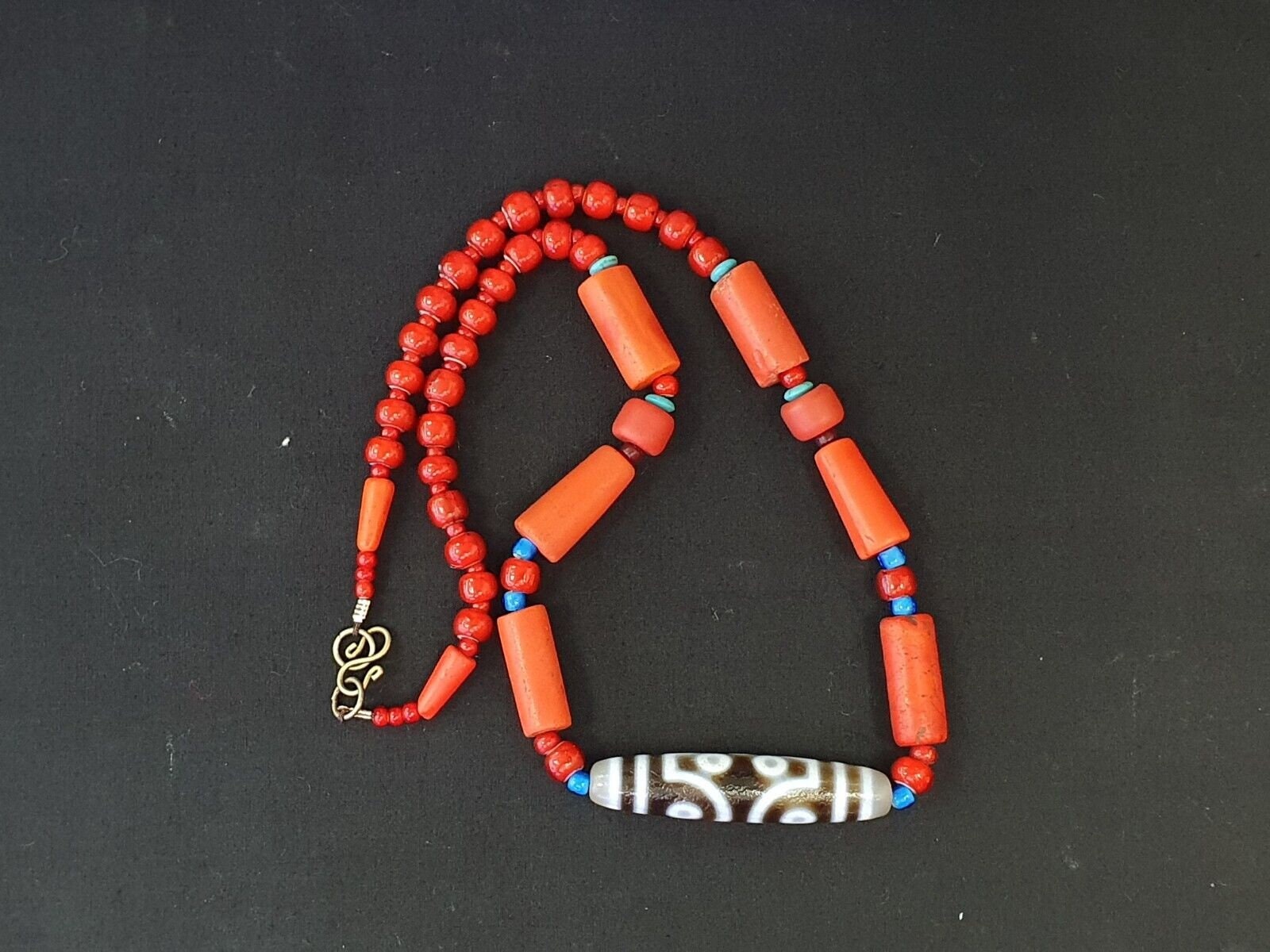 Himalayan indo tibetan 7 eyes dzi with antique venetian glass amulet necklace
