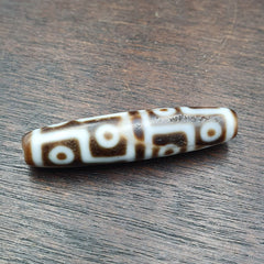 Indo tibetan agate 12 eyes in square- agate stone dzi bead amulet hq-1