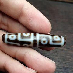 Indo tibetan agate 12 eyes in square- agate stone dzi bead amulet hq-1