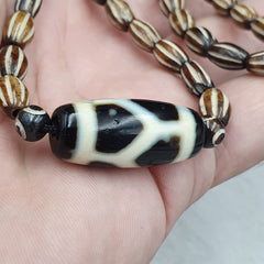 Vintage himalayan indo tibetan rare eye lines patterns dzi spiritual amulet bead