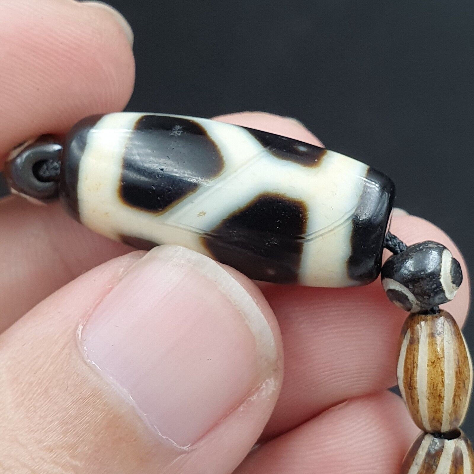 Vintage himalayan indo tibetan rare eye lines patterns dzi spiritual amulet bead