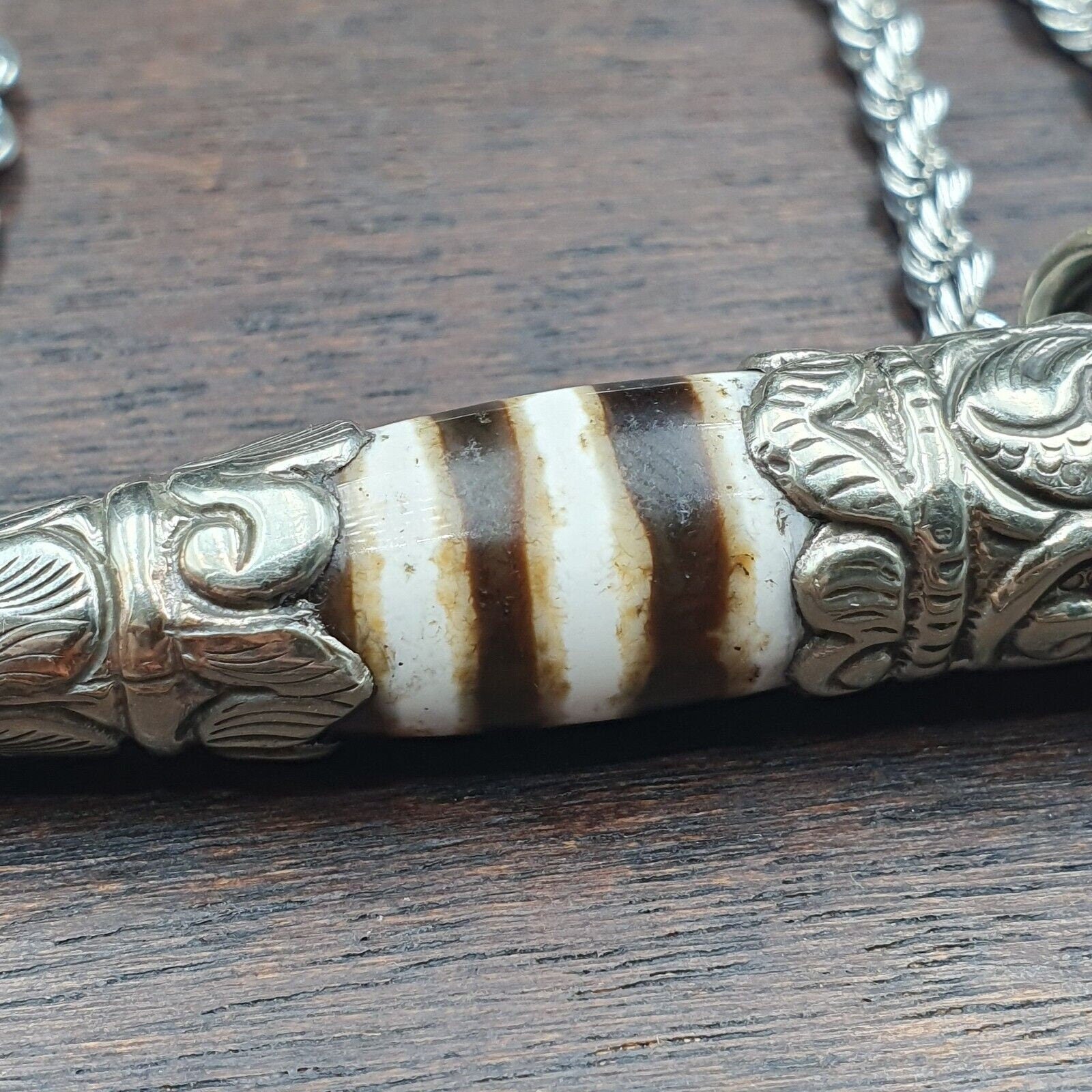 Rare 3 stripes tibetan silver nepalese agate bead dzi pendant necklace