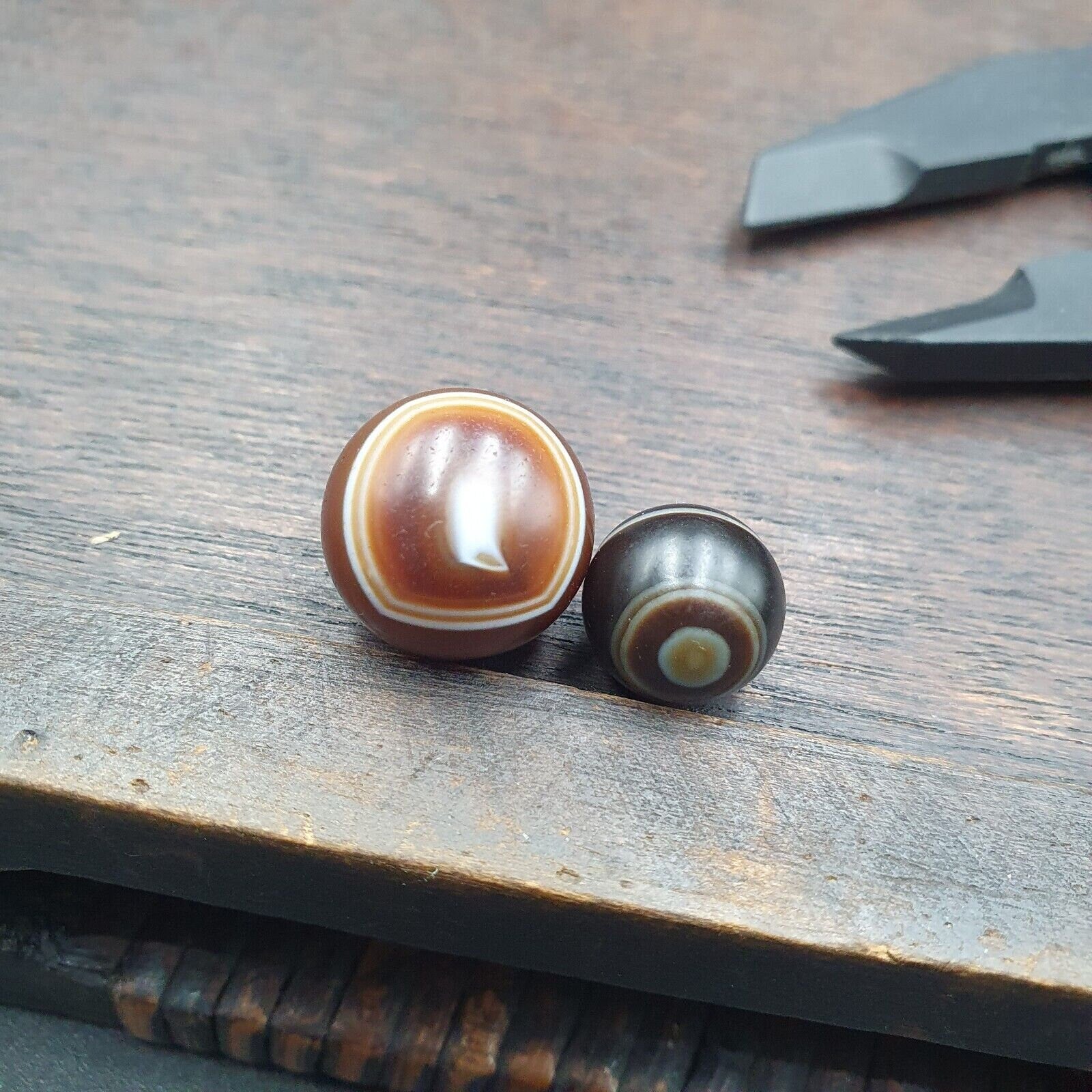 Antique tibetan agate bead natural eyes patterns agate no holes lot 2 pcs