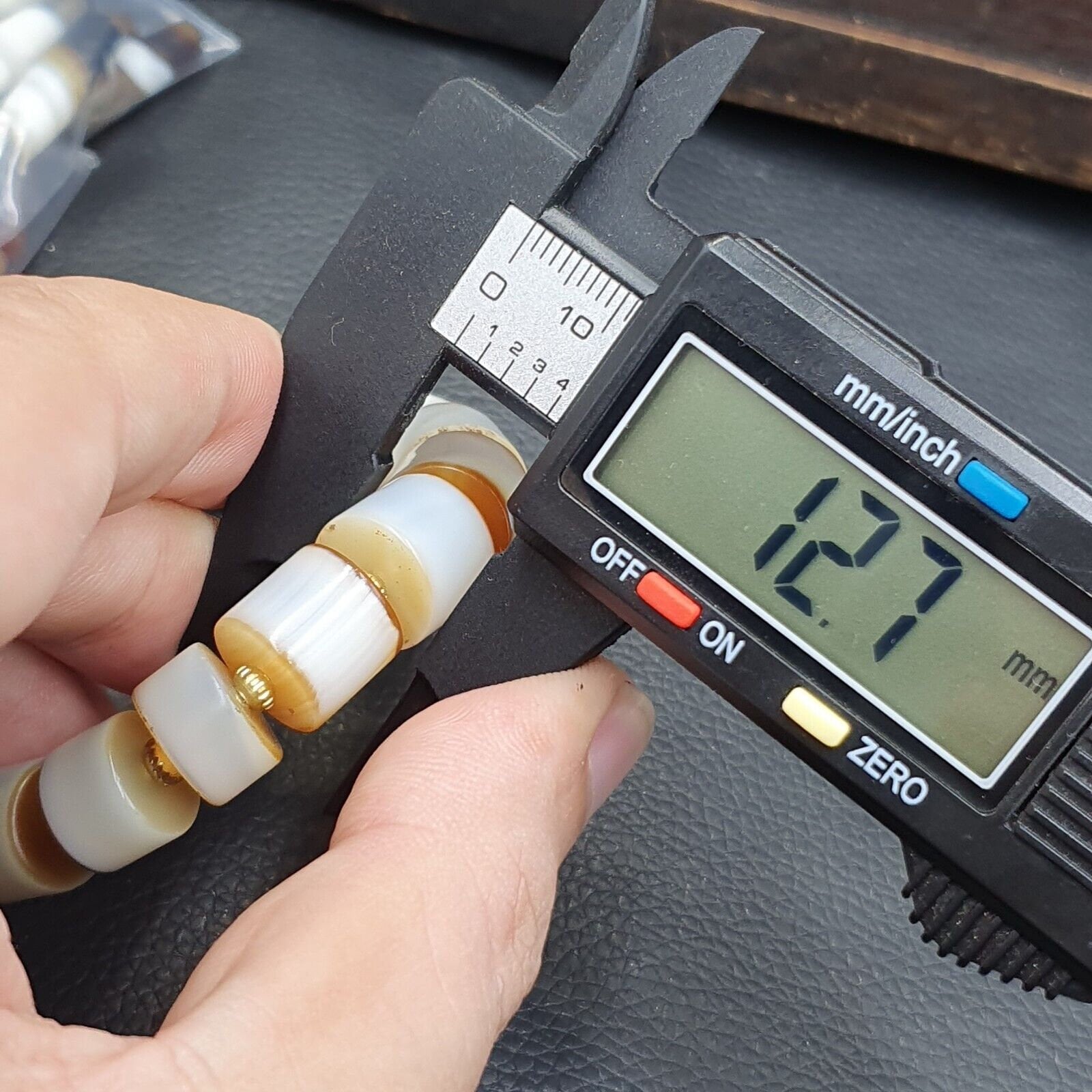 Antique middle eastern white agate beads bracelet agt-3