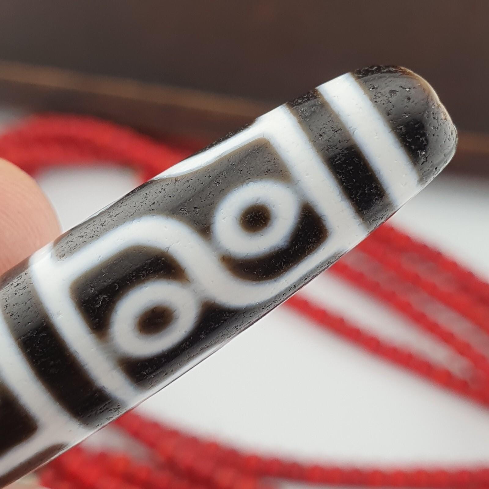 16 eyes unique pattern himalayan tibetan agate dzi bead amulet lucky bead