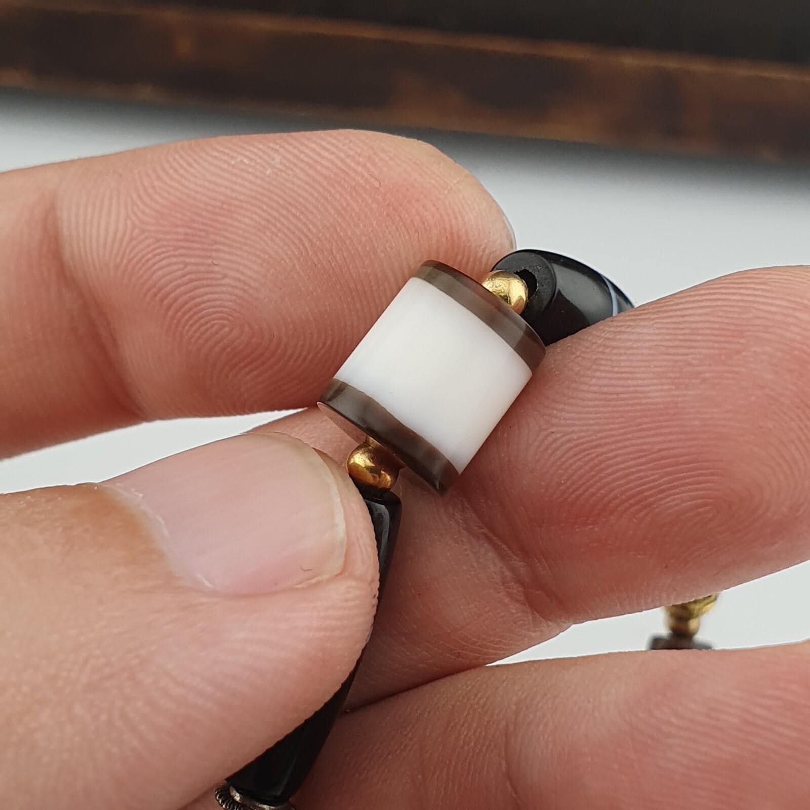 Antique old yemeni agate natural white 1 line black gate beaded bracelet