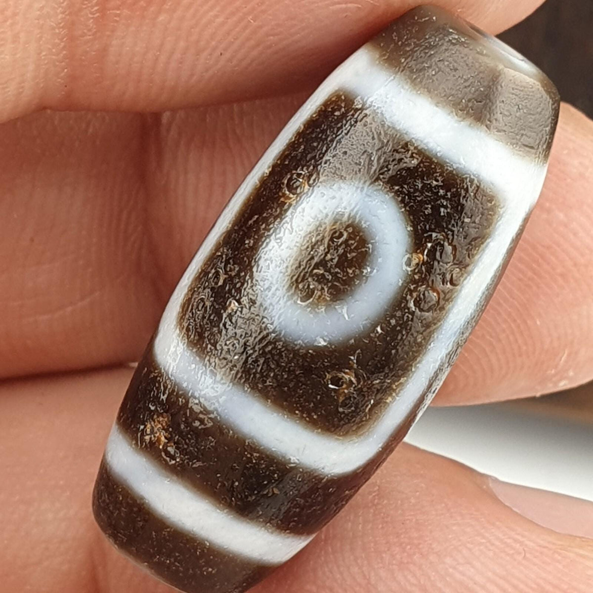 Dzi agate old himalayan indo tibetan eyes dzi amulet bead