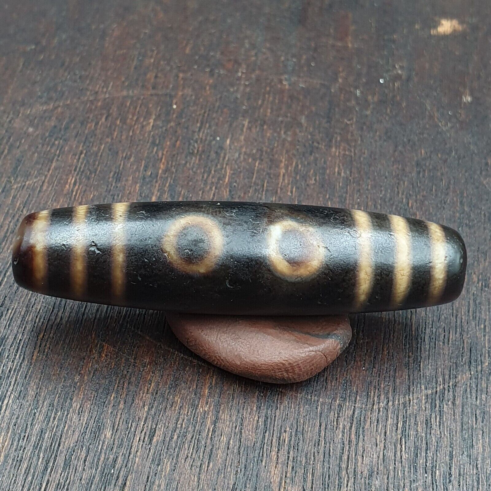 Old indo tibetan agate 5 eyes in 6 lines agate stone dzi bead amulet