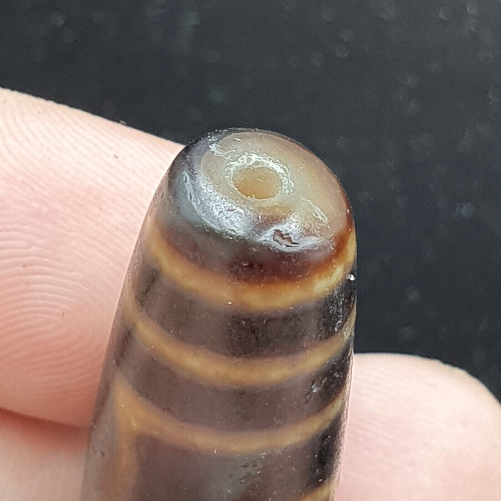 Old indo tibetan agate 5 eyes in 6 lines agate stone dzi bead amulet