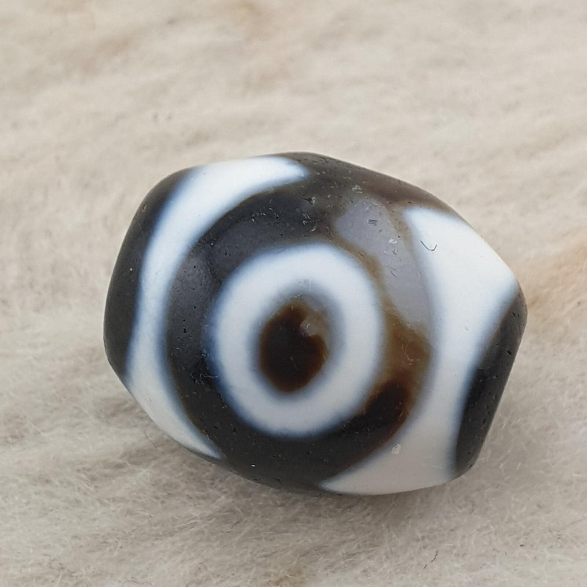 3 eyes unique pattern himalayan tibetan agate dzi bead amulet #34
