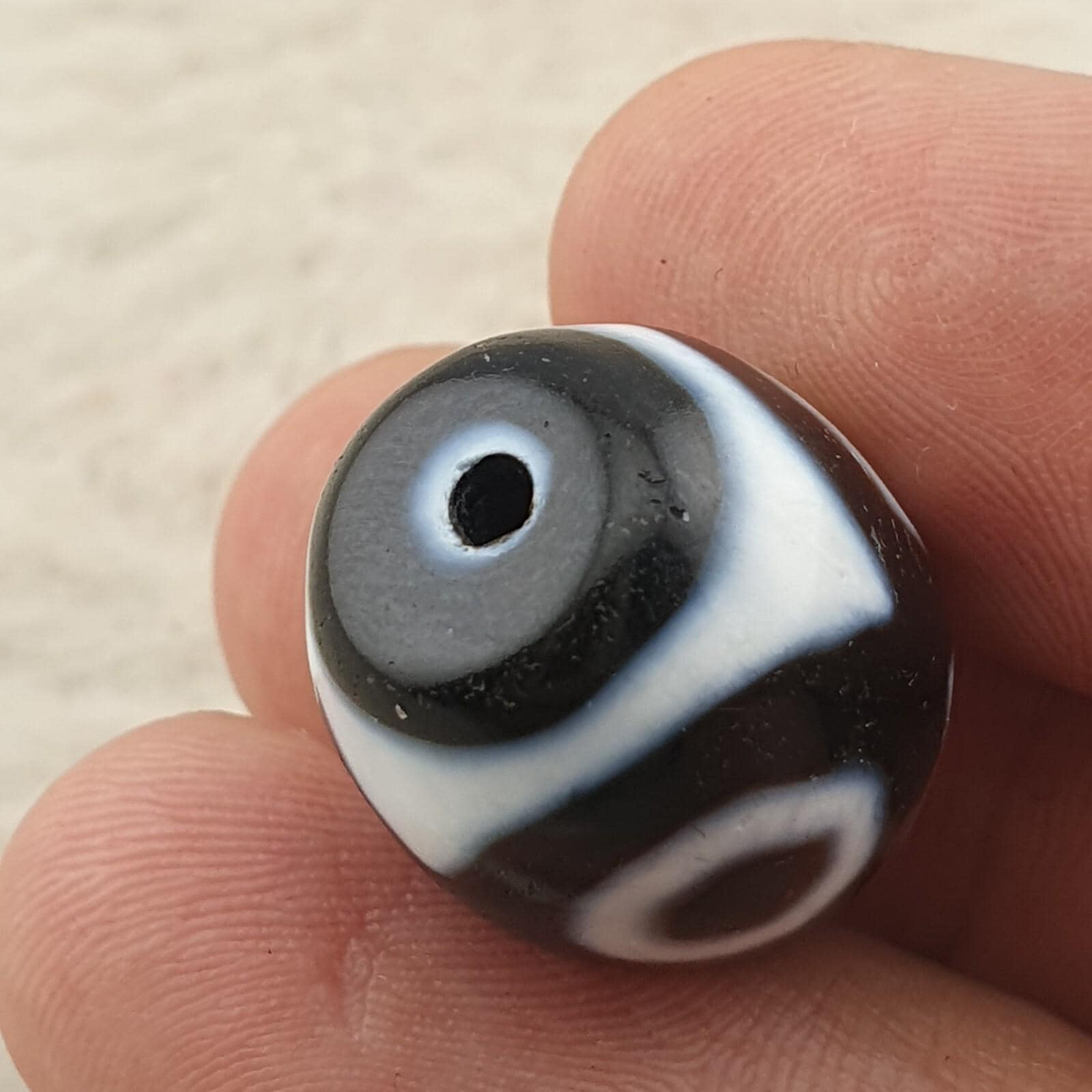 3 eyes unique pattern himalayan tibetan agate dzi bead amulet #34