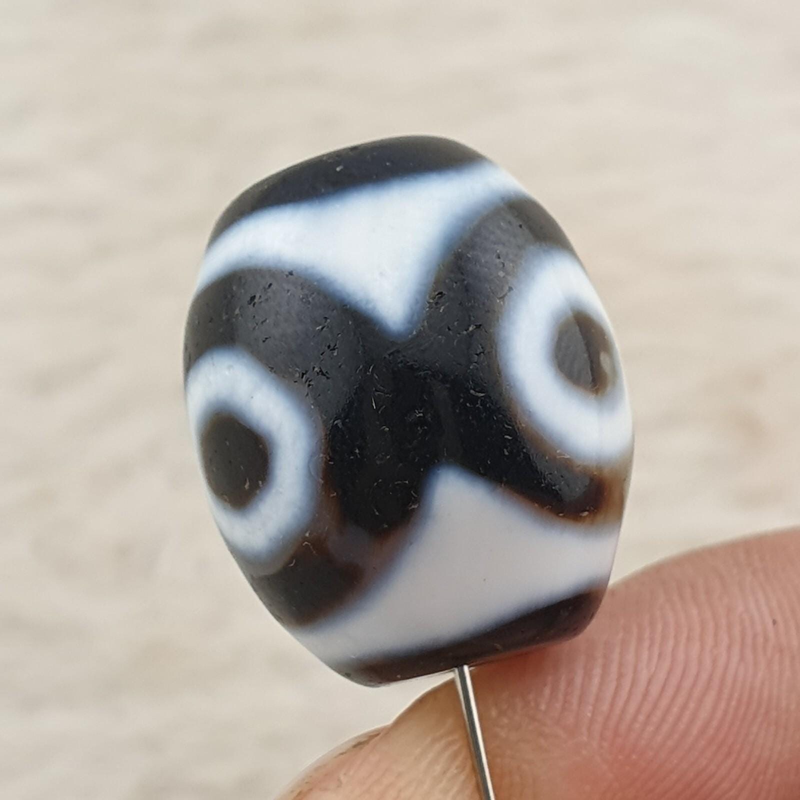 3 eyes unique pattern himalayan tibetan agate dzi bead amulet #34