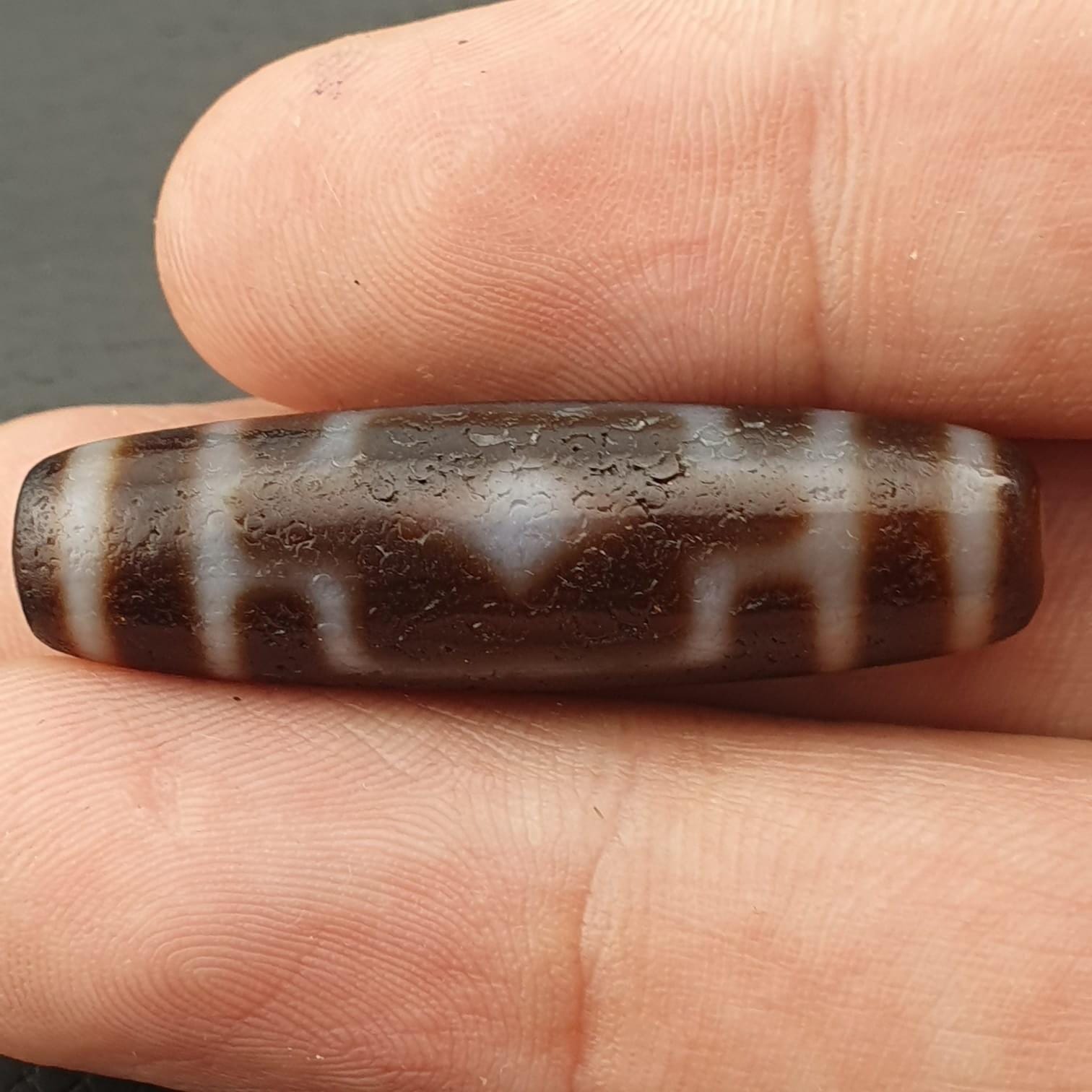 Diamond eyes unique pattern himalayan tibetan agate dzi bead amulet