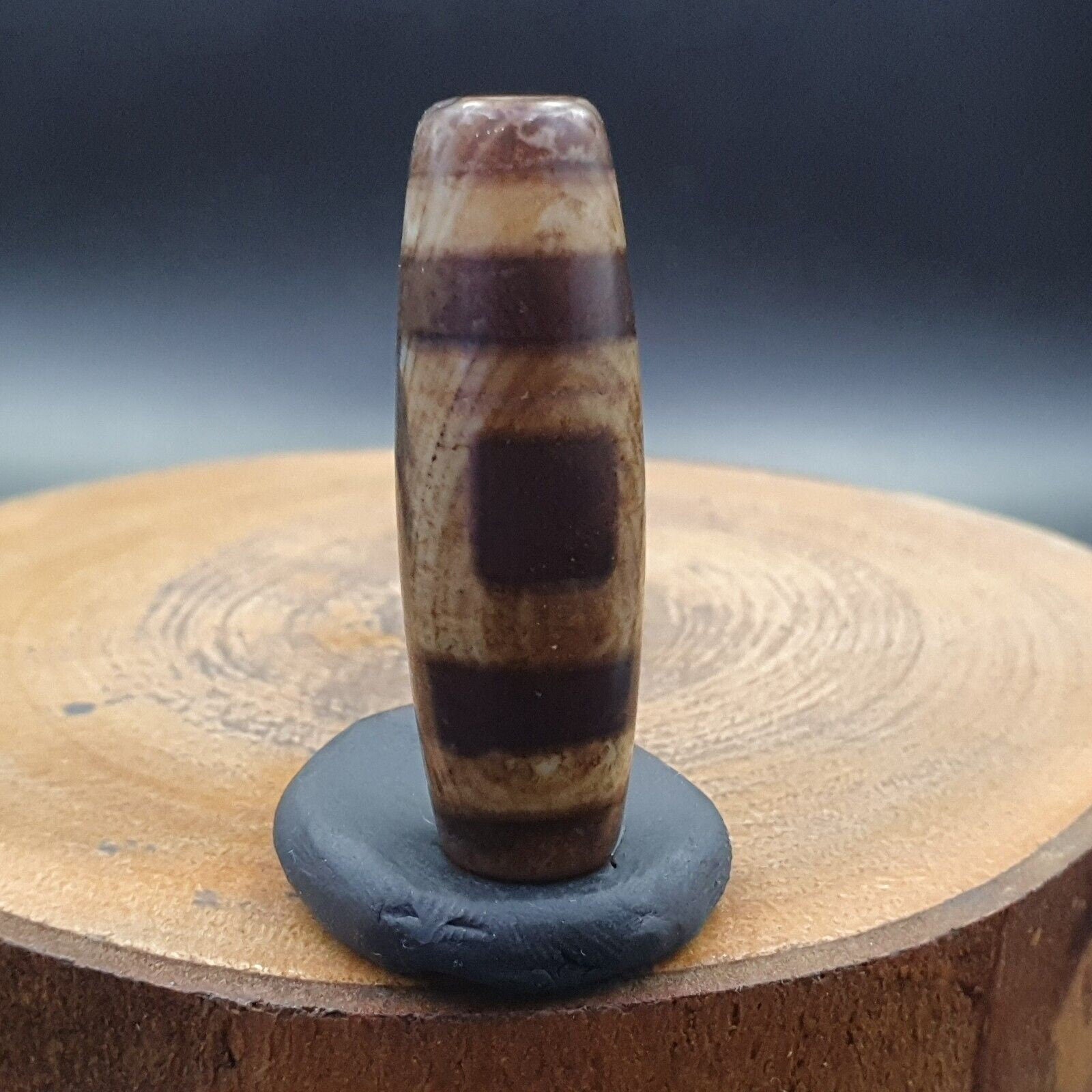 Tibetan rusted eyes agate stone dzi bead amulet bd-25-7