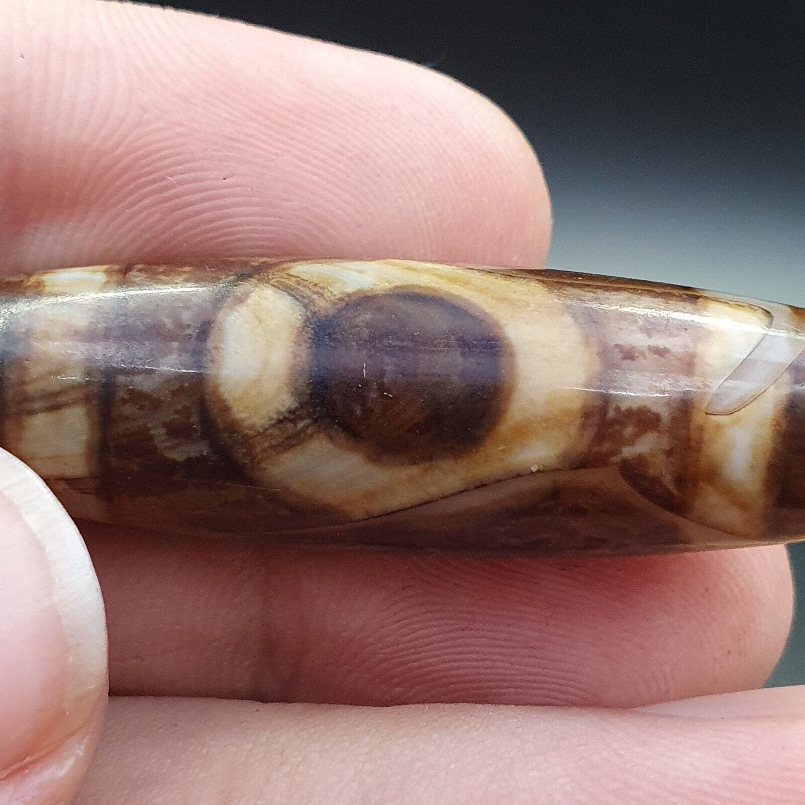 Tibetan rusted eyes agate stone dzi bead amulet bd-25-7