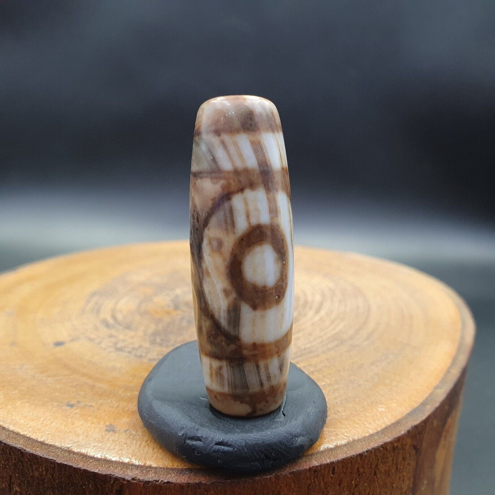 Tibetan rusted eyes agate stone dzi bead amulet bd-25-7