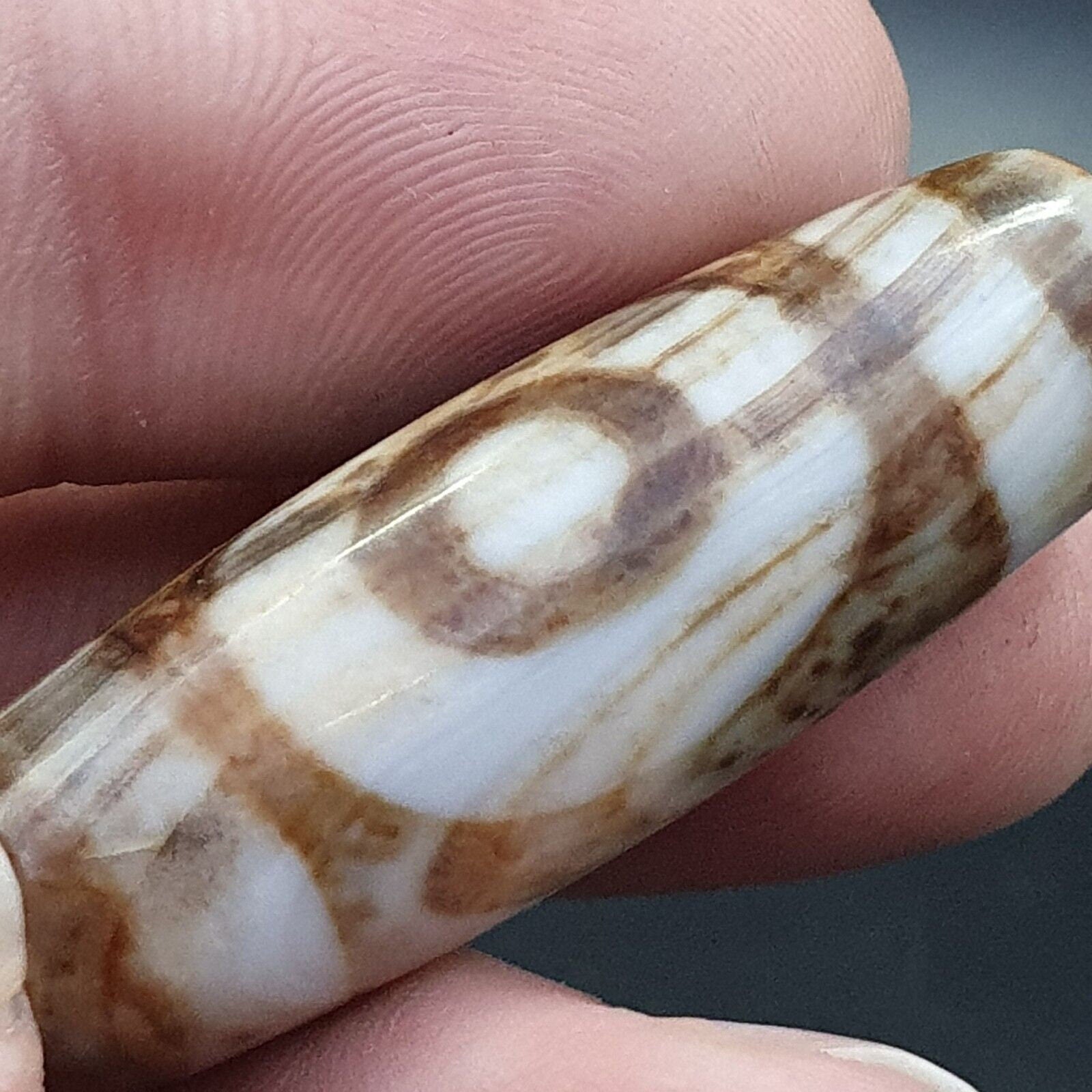 Tibetan rusted eyes agate stone dzi bead amulet bd-25-7