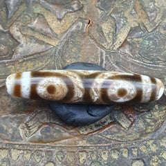 Tibetan 3 eyes in eyes agate stone dzi bead amulet ag-2