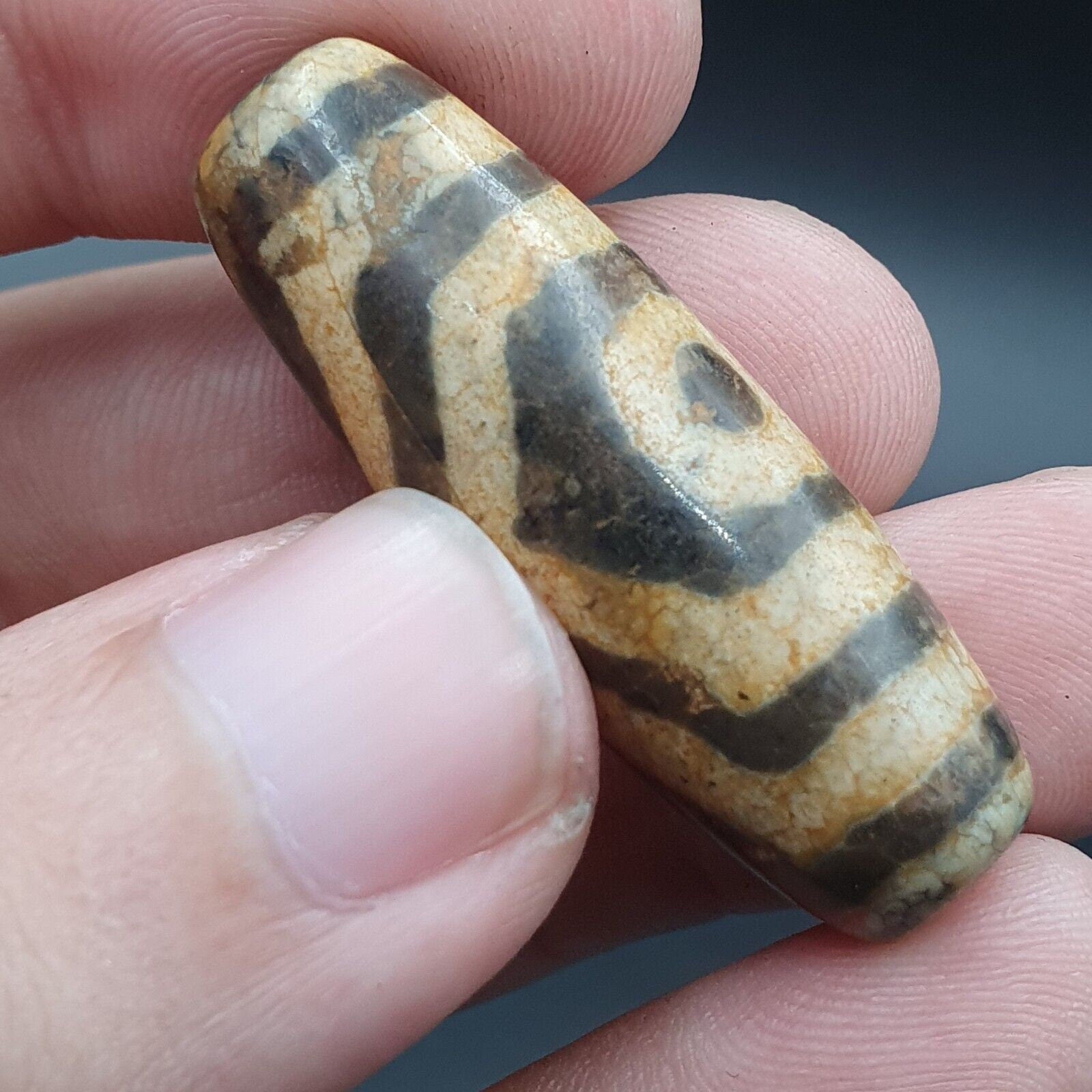 Antique himalayan indo tibetan old agate pure 3 eyes powerful dzi amulet bead