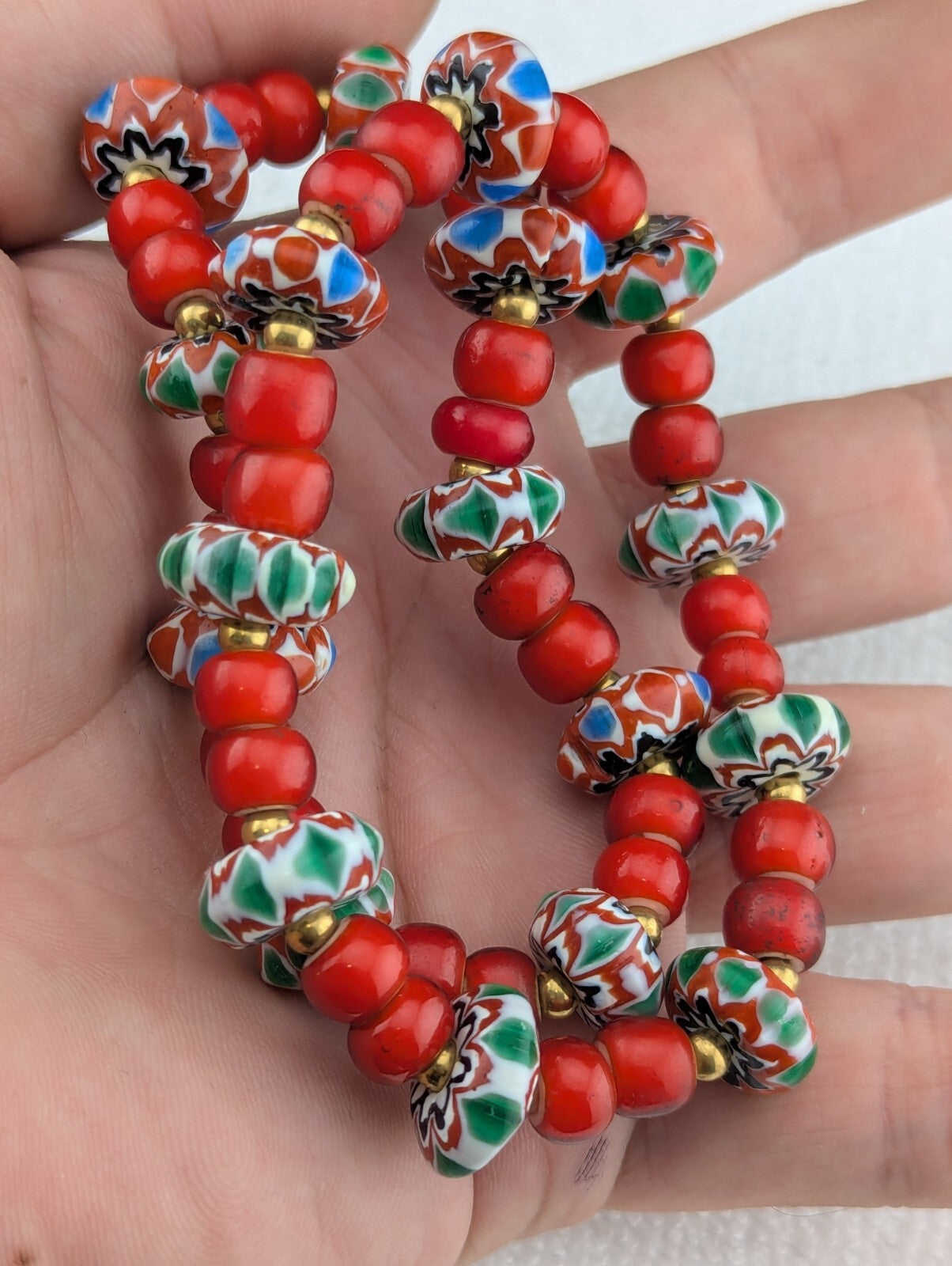 8mm Antique Venetian cranberry red White Heart chevron Beads Bracelet