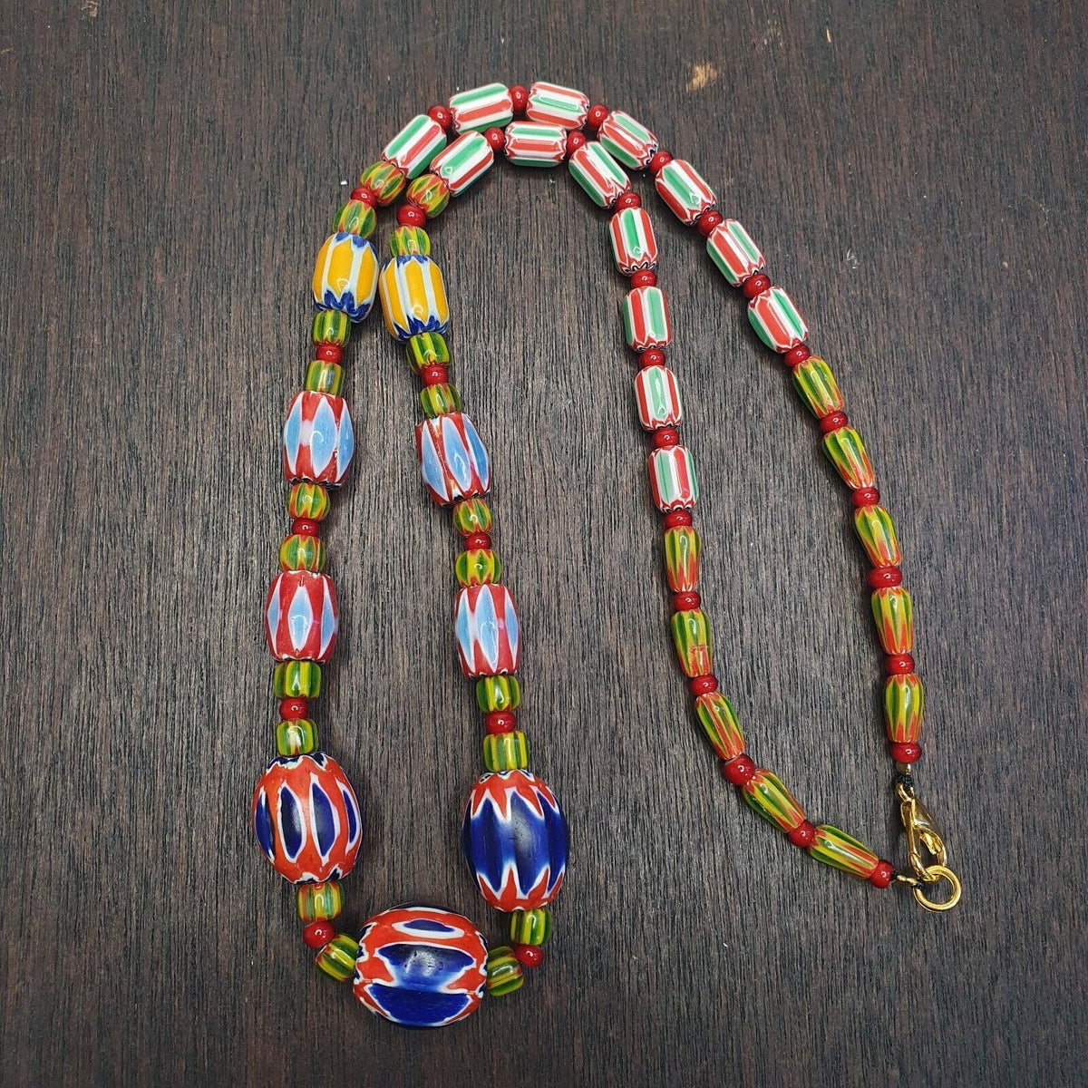 Beautiful Vintage Chevron Venetian Style 6 layers Chevron Beads Necklace BNC-2