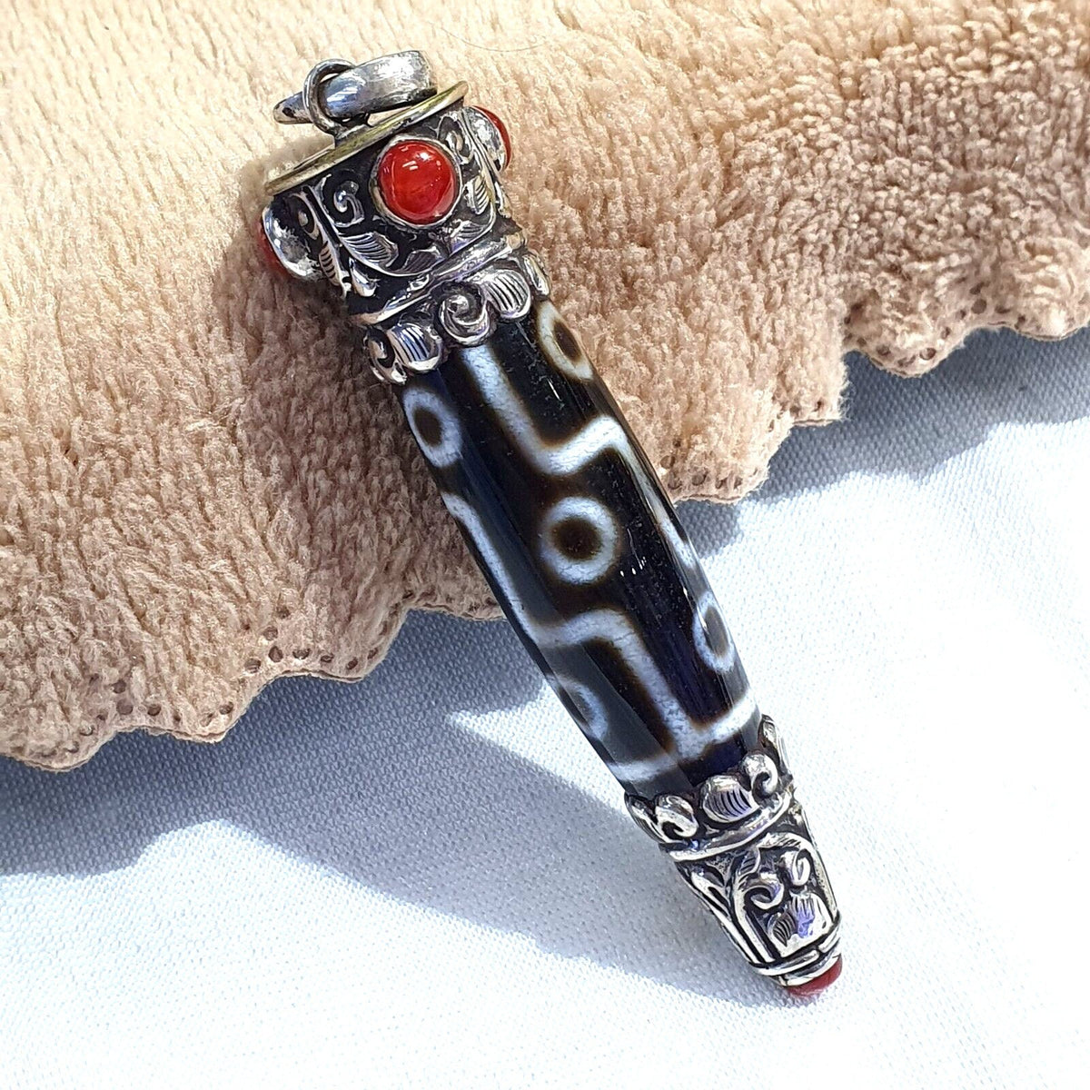 Coral 925 sterling silver 9 eyes tibetan nepalese dzi bead agate pendant