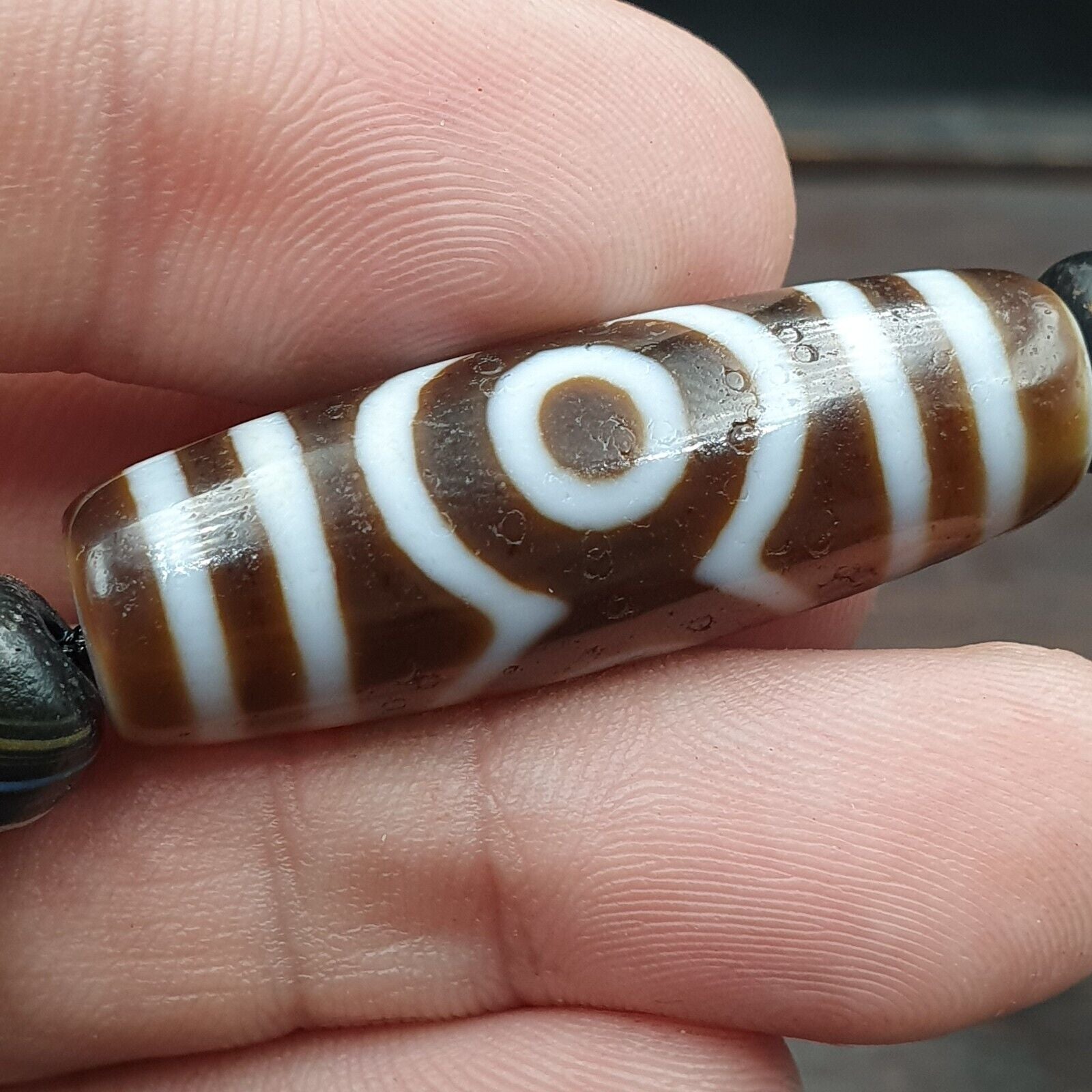 Himalayan Indo Tibetan 3 Eyes 4 stripes unique Patterns Dzi Amulet Necklace