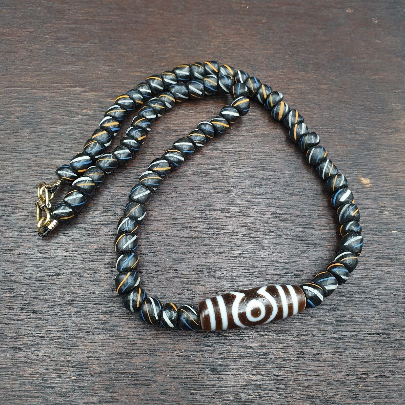 Himalayan Indo Tibetan 3 Eyes 4 stripes unique Patterns Dzi Amulet Necklace
