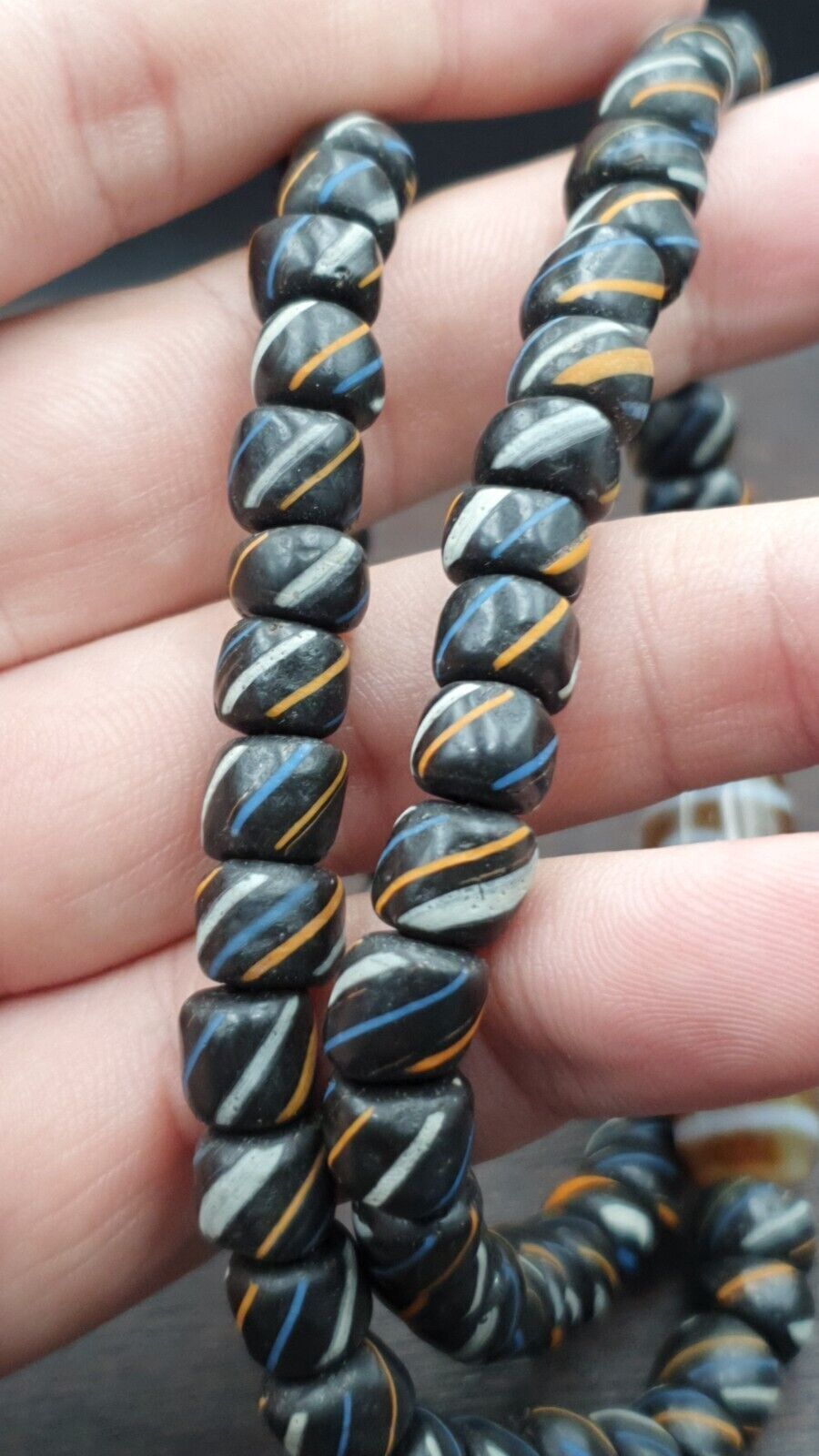 Himalayan Indo Tibetan 3 Eyes 4 stripes unique Patterns Dzi Amulet Necklace