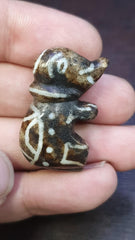 Animal elephant figurine pendent south asian old pumtek pyu bead necklace