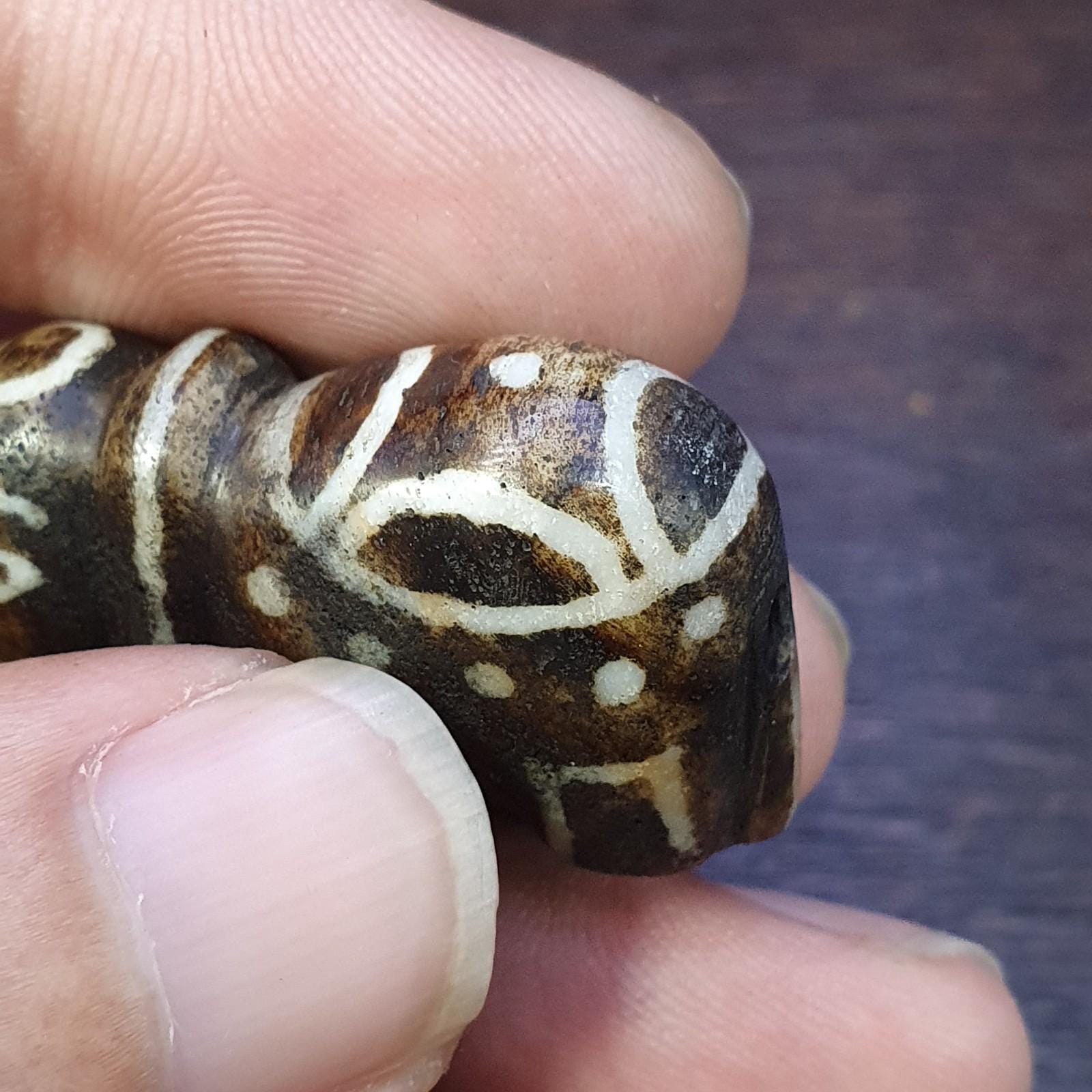 Animal elephant figurine pendent south asian old pumtek pyu bead necklace