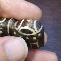 Animal elephant figurine pendent south asian old pumtek pyu bead necklace