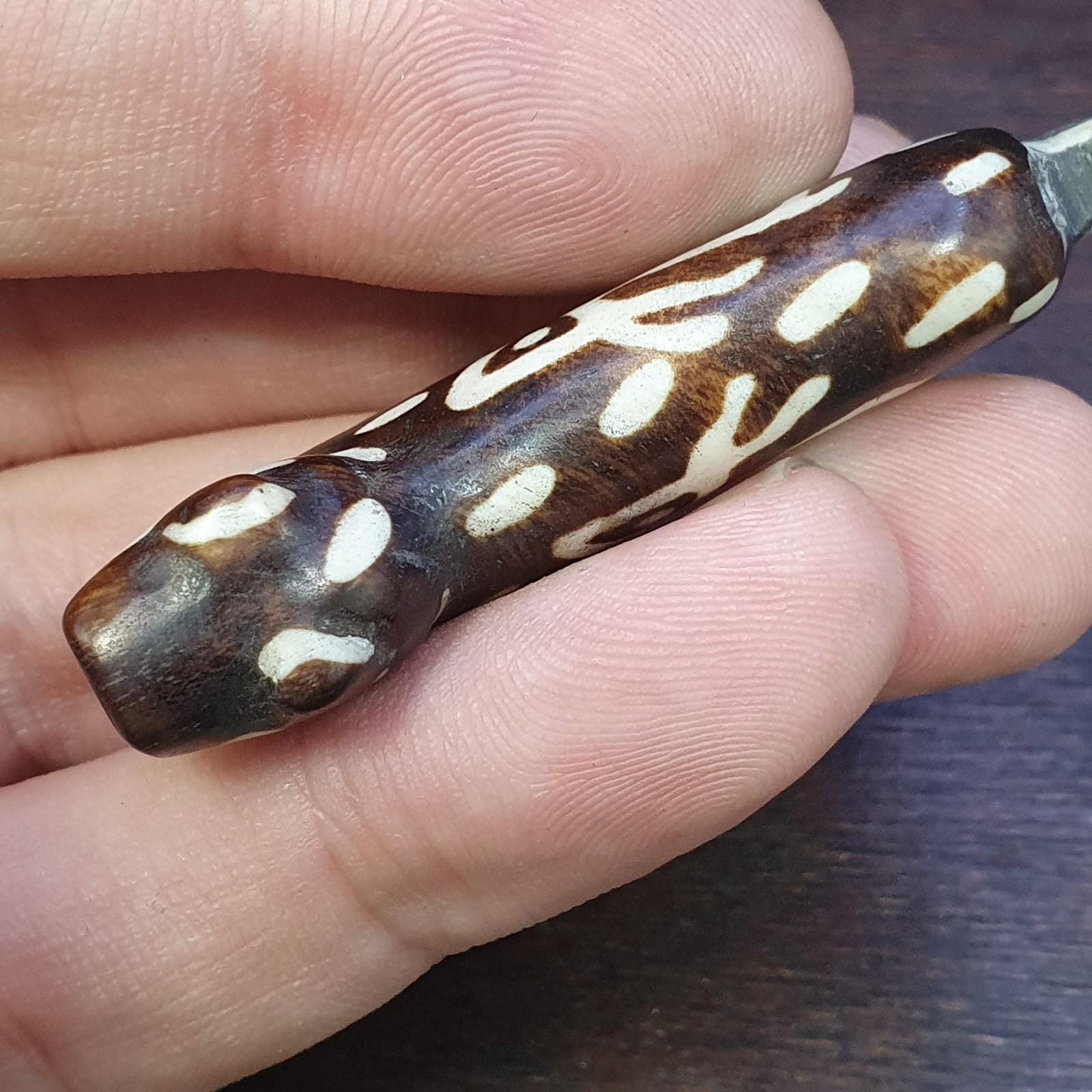 Animal figurine pendentsouth asian old pumtek pyu bead necklace