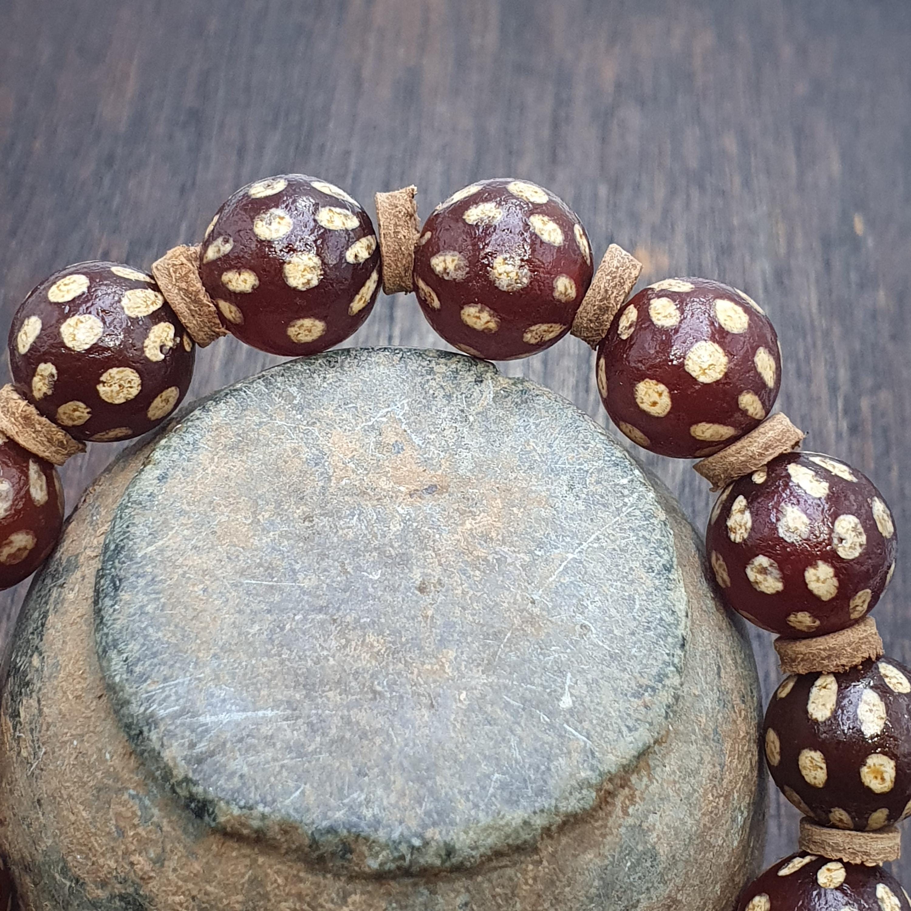 Tibetan etched carnelian agate bead decorated beads dotted bracelet.